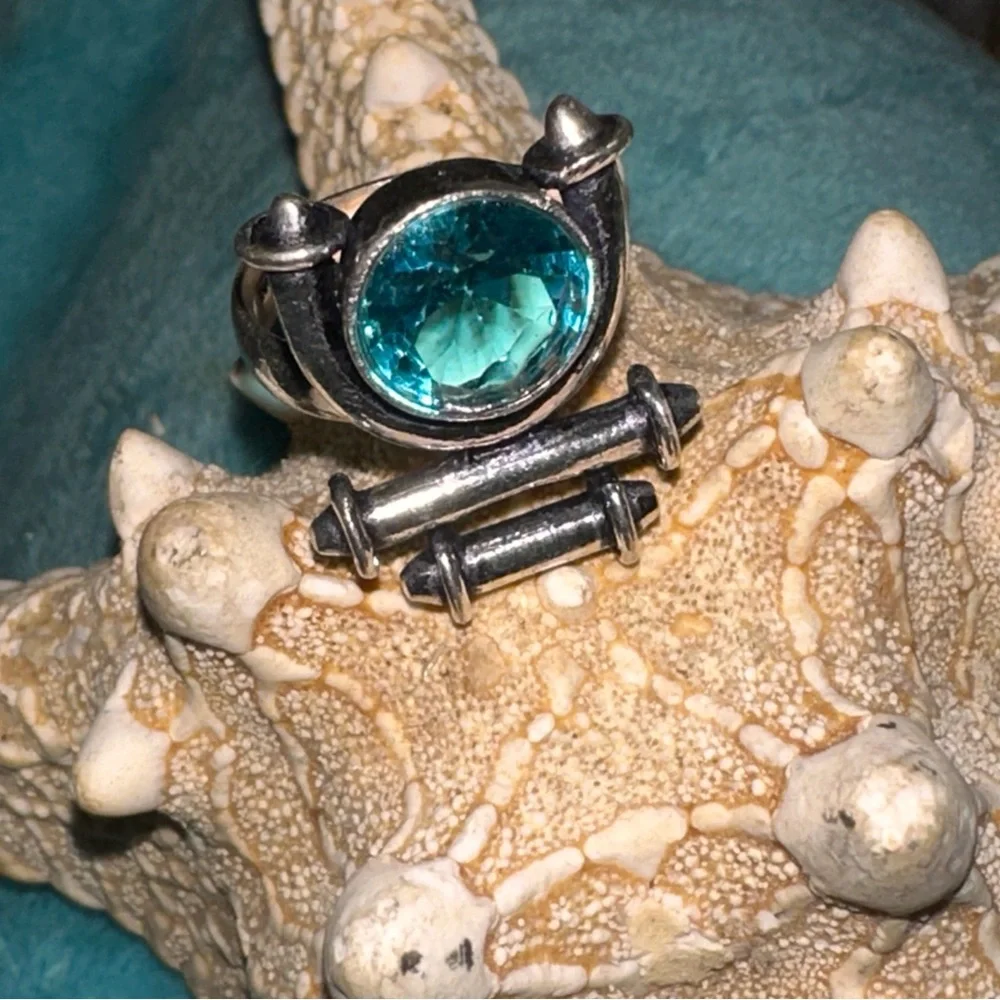 Modern Blue Quartz handmade statement Ring - Picture 7 of 8